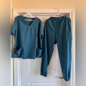 Easy Stretch Women’s Scrubs- Size XL